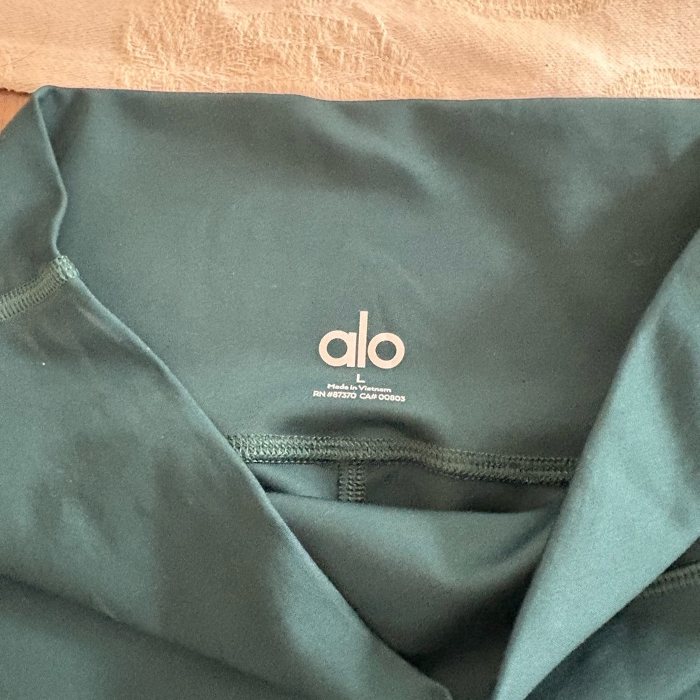 ALO 7/8 high waist airlift legging in midnight green